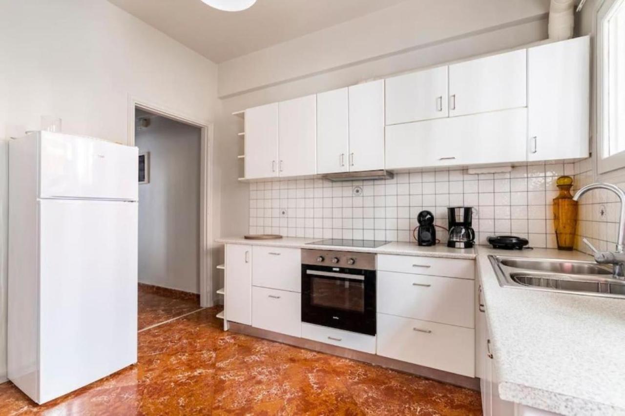 Spacious Renovated Flat In The Athens Riviera Exteriör bild