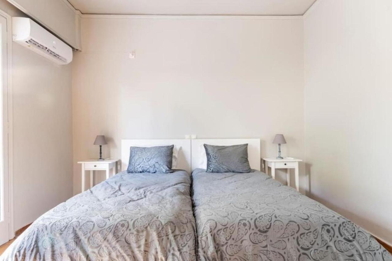 Spacious Renovated Flat In The Athens Riviera Exteriör bild