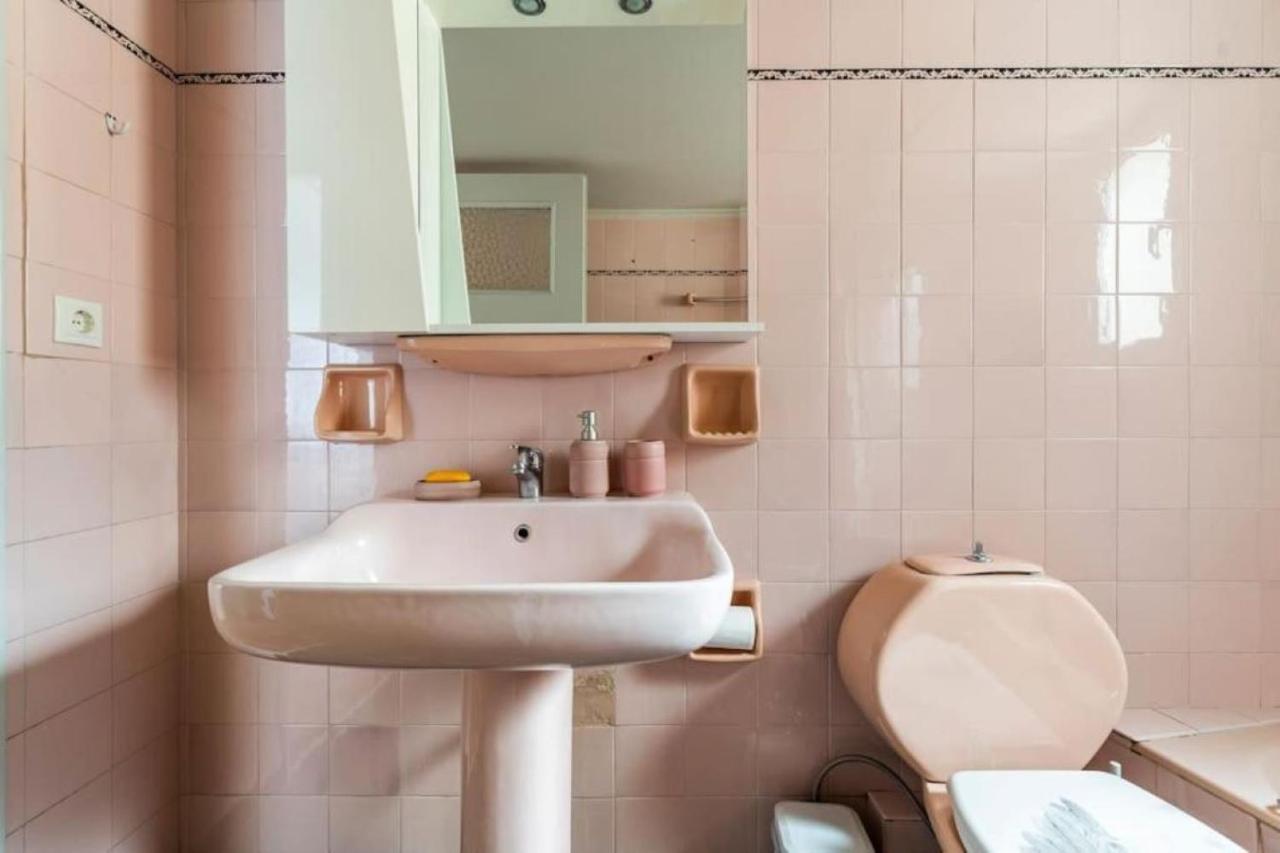 Spacious Renovated Flat In The Athens Riviera Exteriör bild