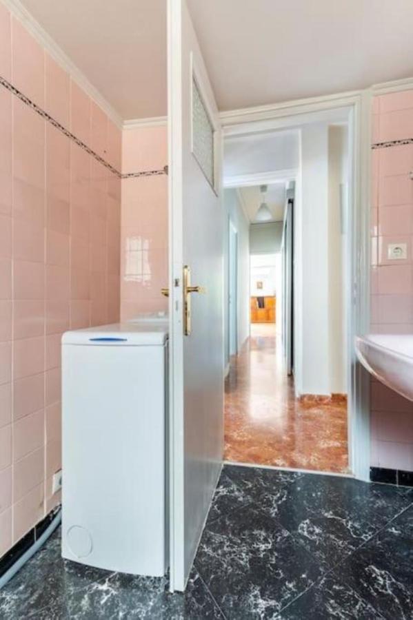 Spacious Renovated Flat In The Athens Riviera Exteriör bild